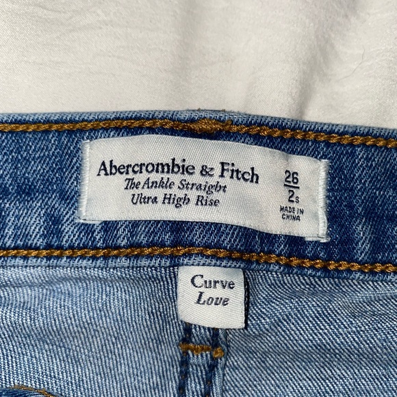Abercrombie Curve Love Jeans - Picture 3 of 3